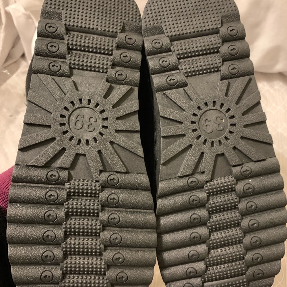 Fluffy Slippers - Picture 2 of 2